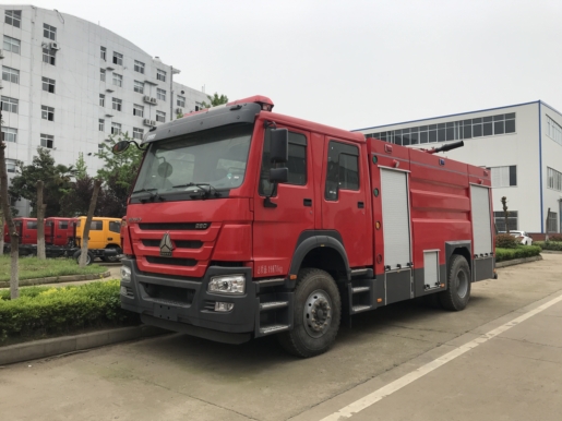 豪沃泡沫消防車