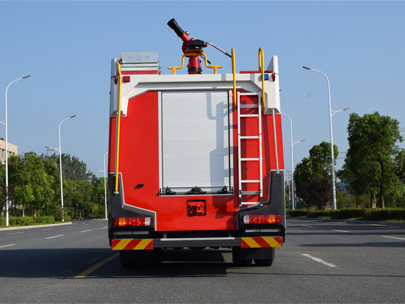 豪沃單橋水罐消防車（9噸）圖片